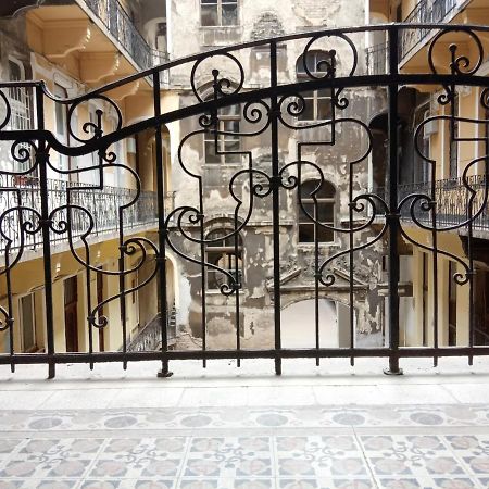 Jolie Apartment In Historical Center Budapest Bagian luar foto