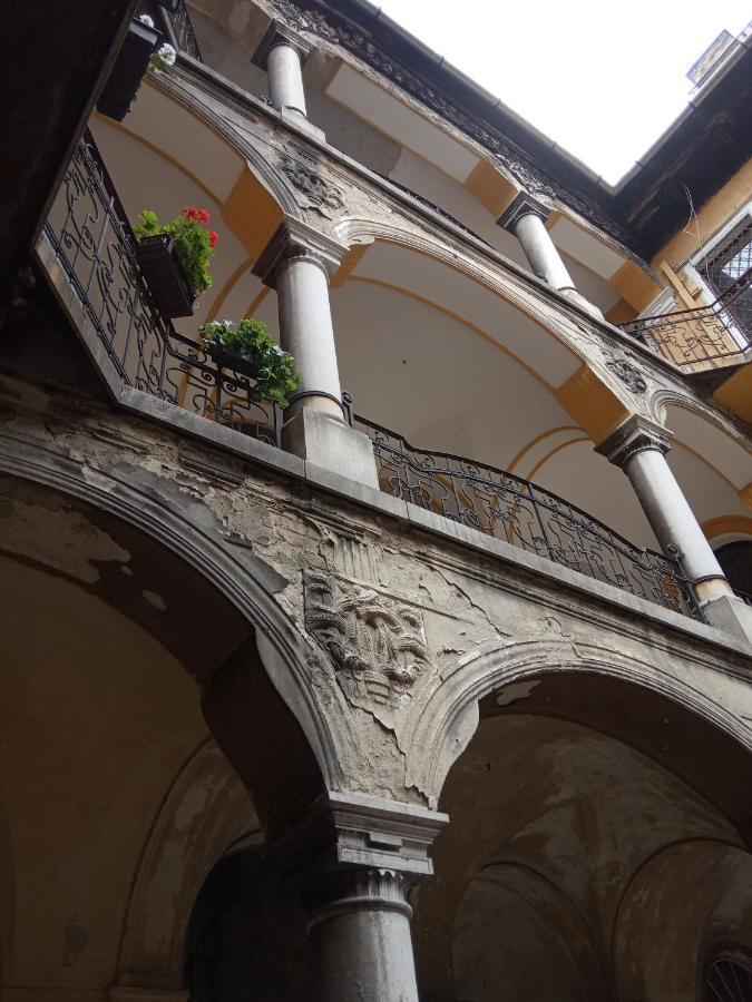 Jolie Apartment In Historical Center Budapest Bagian luar foto